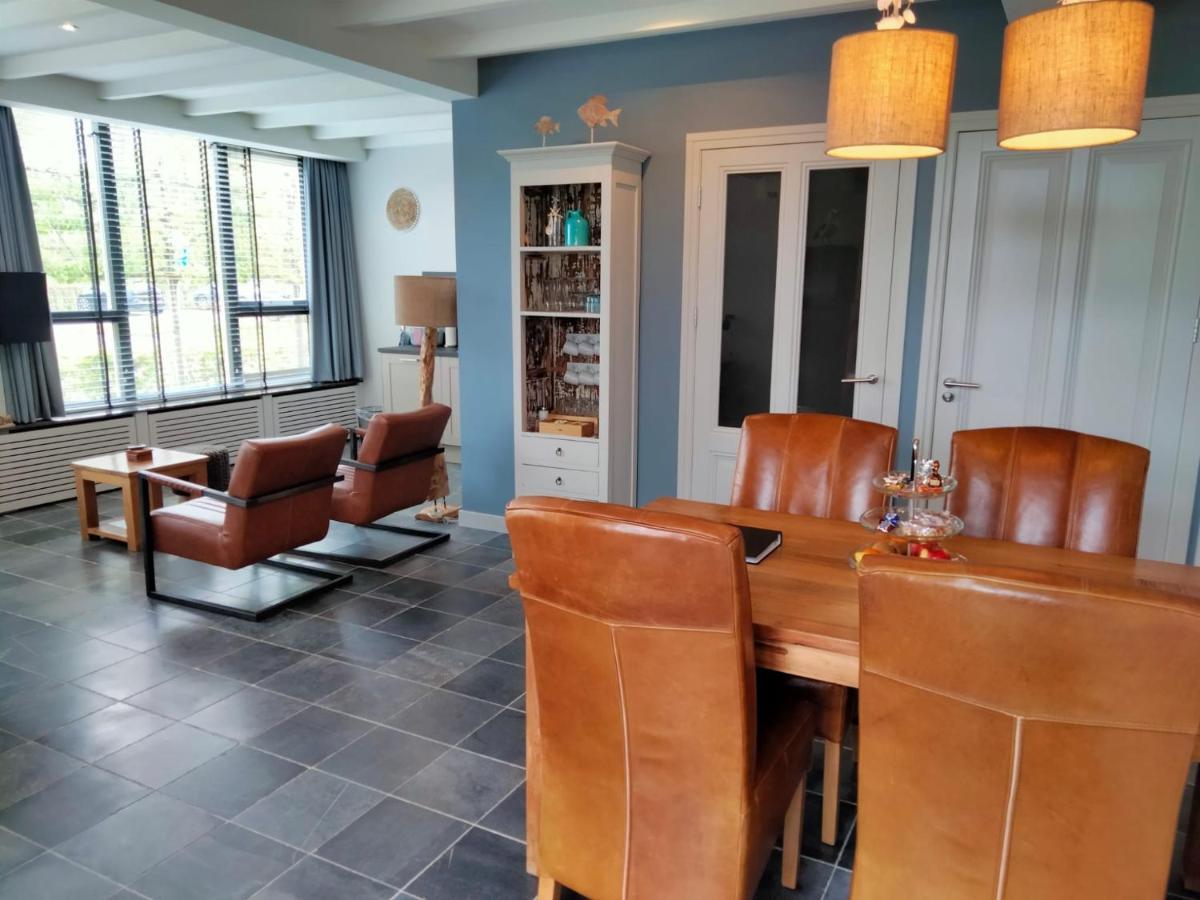 Veers Buuten Bed & Breakfast *