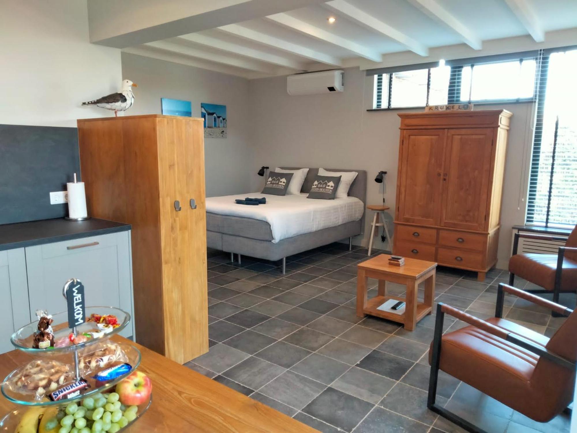 Veers Buuten Bed & Breakfast *